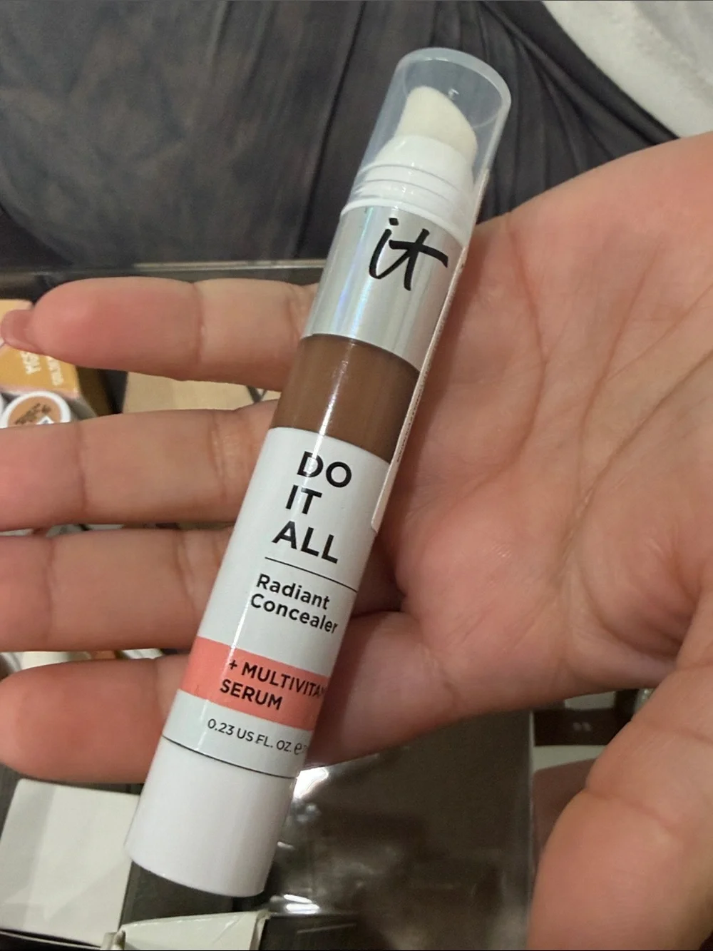 New IT Cosmetics Do It All Radiant Concealer - 520 rich deep neutral